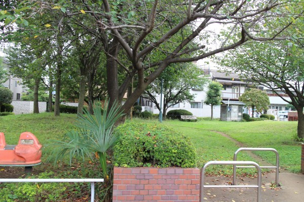 小足立のびのび公園　入口